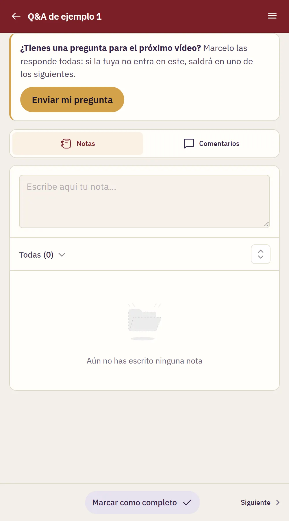 Ayuda del curso 11 Una lección de las Sesiones de preguntas y respuestas: el aviso «¿Tienes una pregunta para el próximo vídeo?» con el botón «Enviar mi pregunta», y abajo «Marcar como completo».